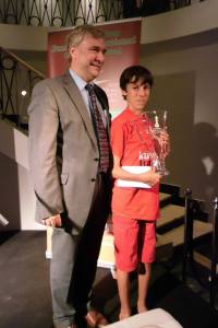 558013_10201778243758508_1122734503_n